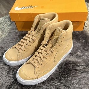 Nike blazers mid premium size 7.5